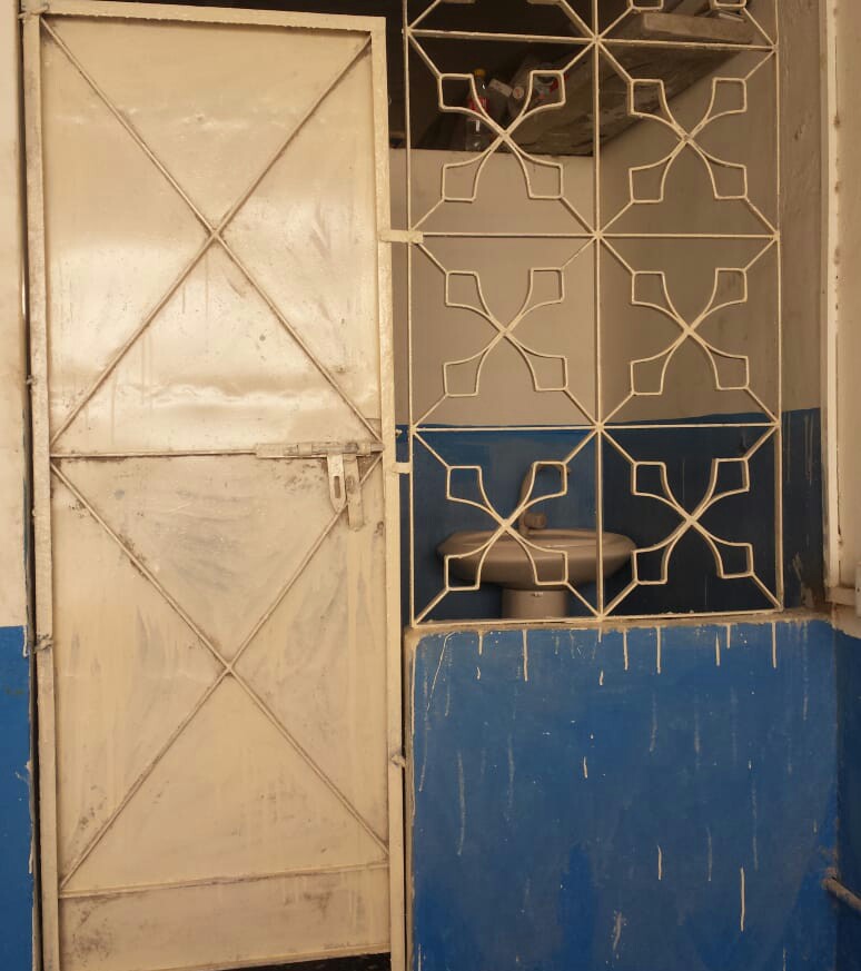Dieses Bild hat ein leeres Alt-Attribut. Der Dateiname ist 2018-Renov.-Toiletten.jpg